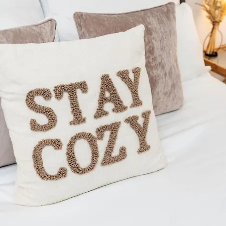 Exclusive - Free Parking -wifi Netflix- Juliet Balcony -fully Equipped For Extended Apartment *