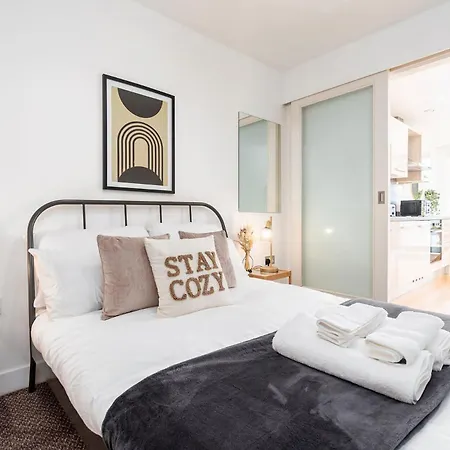 Exclusive - Free Parking -wifi Netflix- Juliet Balcony -fully Equipped For Extended Apartment