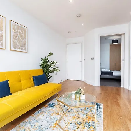 Exclusive - Free Parking -wifi Netflix- Juliet Balcony -fully Equipped For Extended شقة ليدز