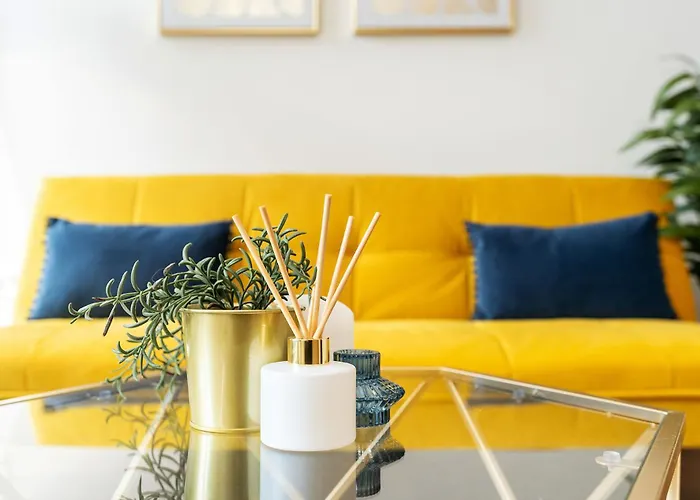 Exclusive - Free Parking -wifi Netflix- Juliet Balcony -fully Equipped For Extended リーズ